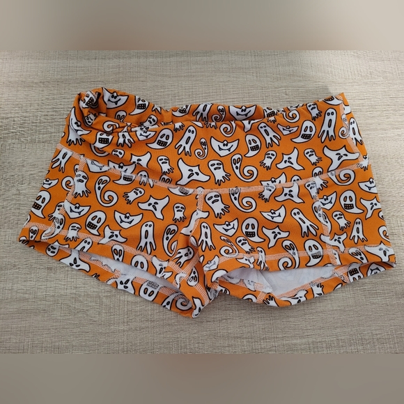 Fleo- size Small- Halloween shorts - Picture 2 of 3